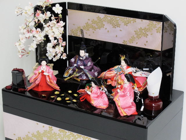 赤と紫衣装のなでしこ柄ひな人形金桜黒塗箱収納飾り