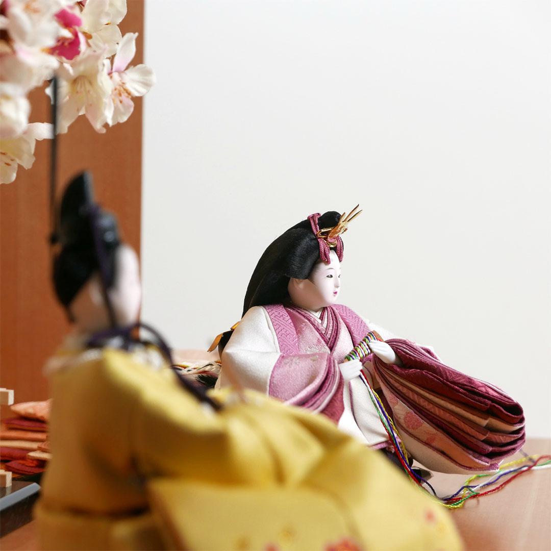 柴田家千代作 手描き桜白衣装雛人形木目金刺繍屏風桜収納飾り