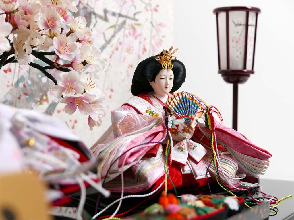 淡くてきれいな色合いの雛人形手描き桜屏風桜親王飾り