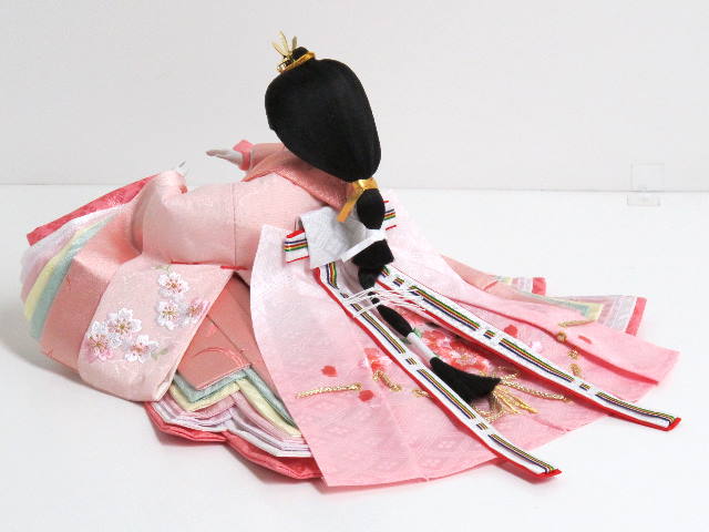 桜の刺繍がかわいいピンクの一押し雛人形