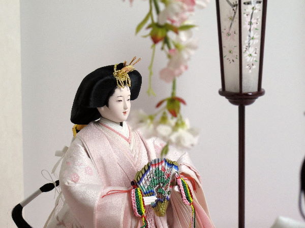 あなたは、これほどまでに美しい雛人形を見たことがありますか？立雛人形親王創作飾り『桜の木の下で』