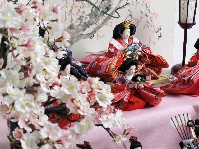 ワクワクする雛人形十五人揃い桜飾り