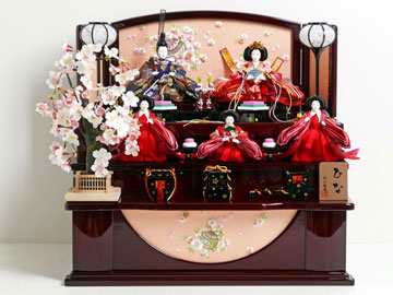 オーソドックスな色合いの雛人形枝垂桜茶塗り三段収納飾り