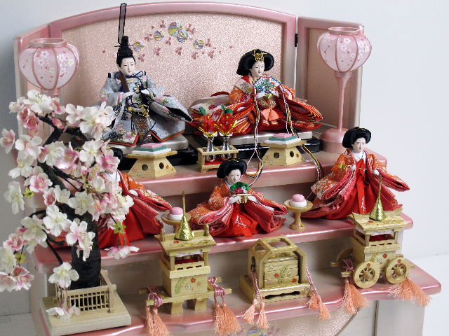 オレンジ衣装の姫とグレーの殿の友禅雛人形枝垂桜三段収納飾り