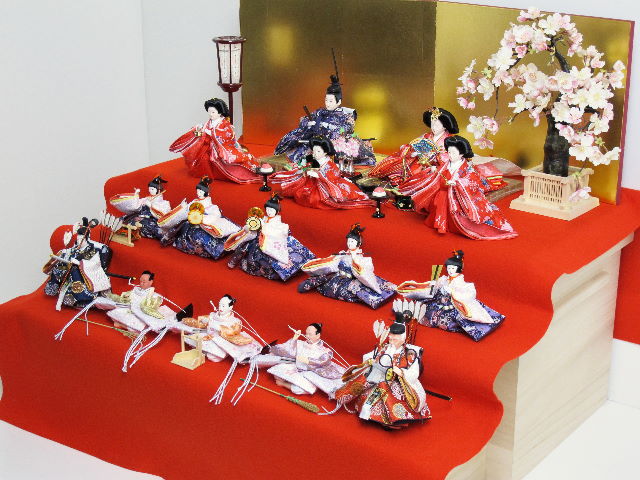 ワクワクする十五人揃い収納三段飾りが安い 雛人形三段飾り～広島市の人形問屋十二段屋