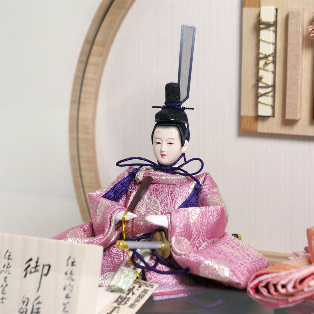 望月龍翠作 オレンジと薄紫衣装の雛人形アクリル円型ケース飾り