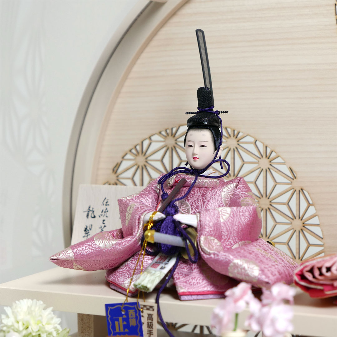 望月龍翠作 オレンジと薄紫衣装の雛人形アクリル円型ベージュケース飾り