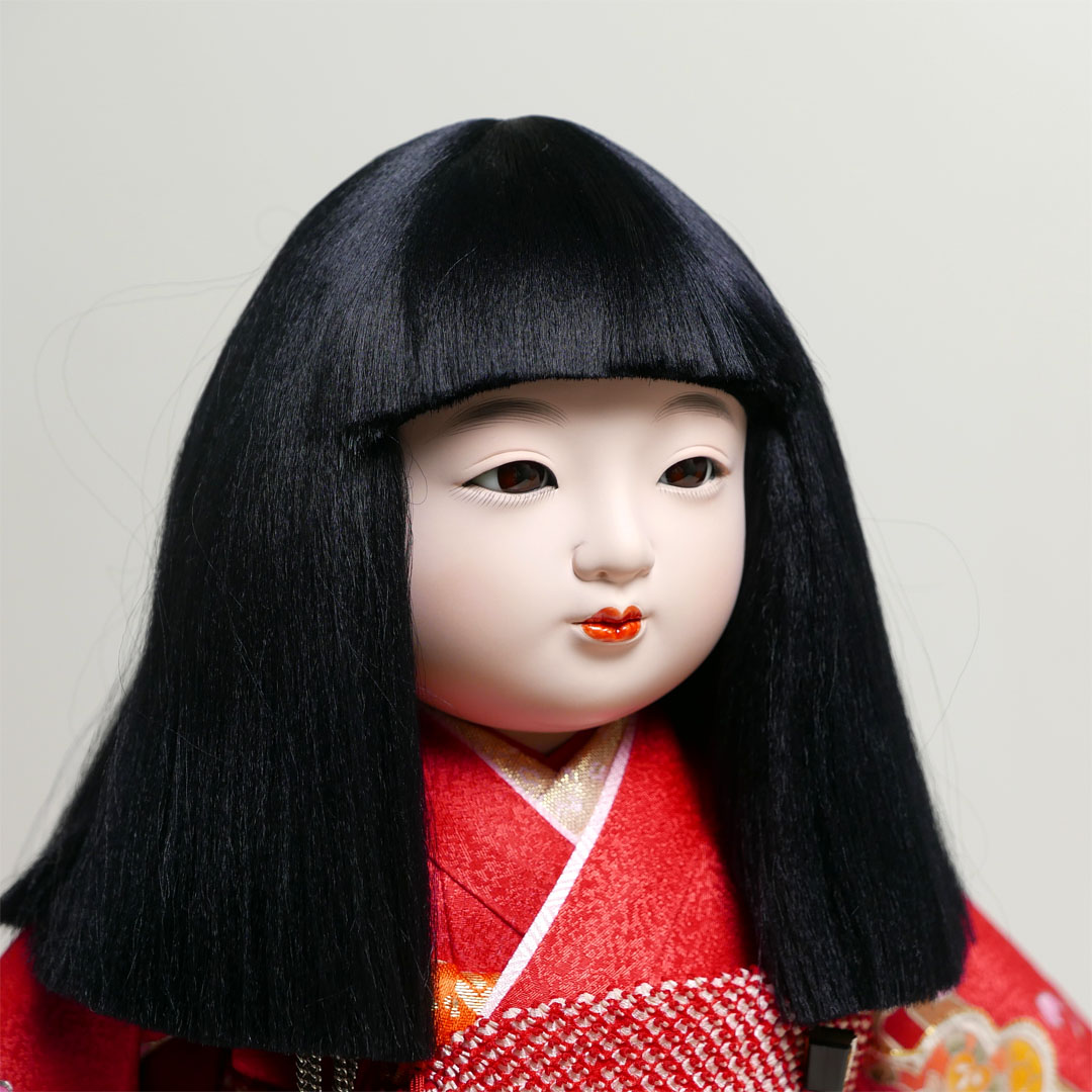 小出松寿 市松人形 尺二 金彩京刺繍松に牡丹・桜