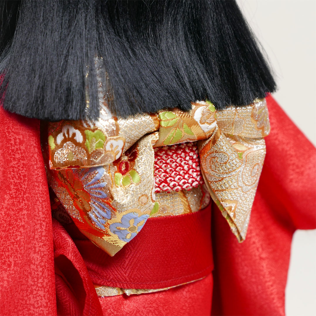 小出松寿 市松人形 尺二 金彩京刺繍松に牡丹・桜