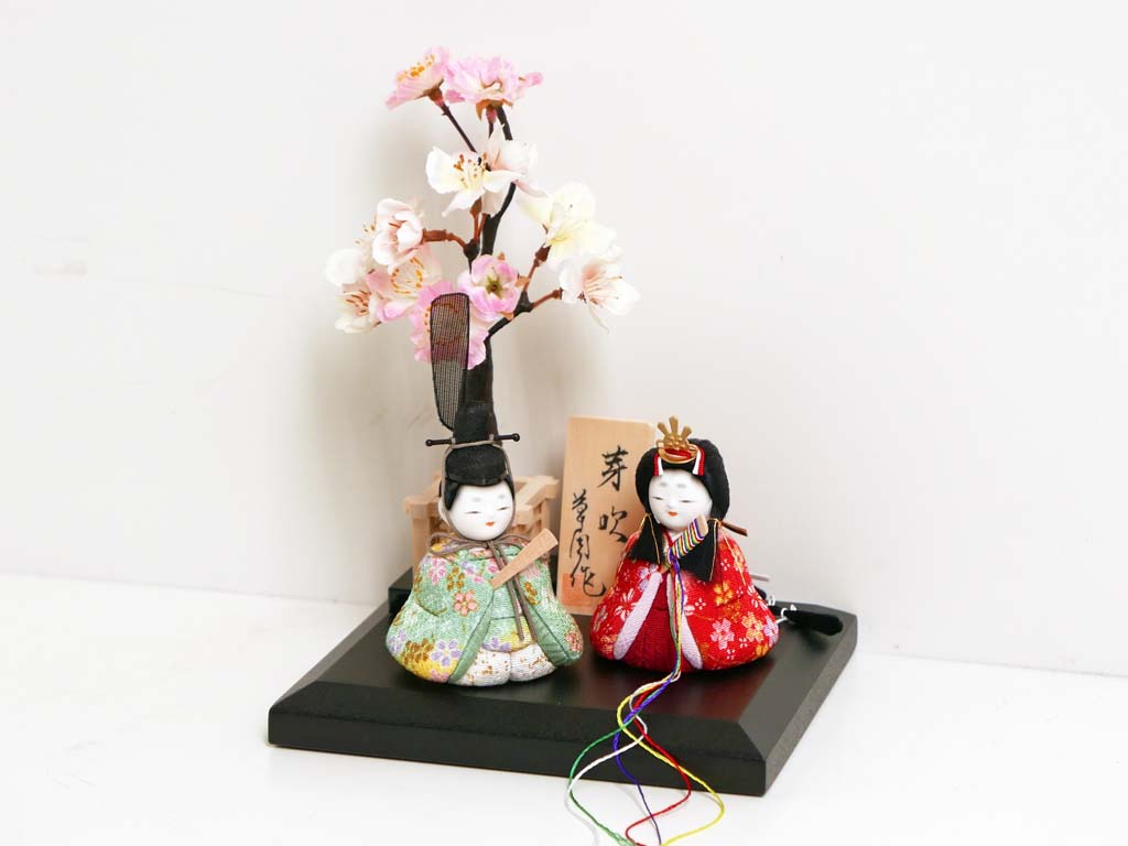 間口16cmの超コンパクト木目込み人形桜飾り