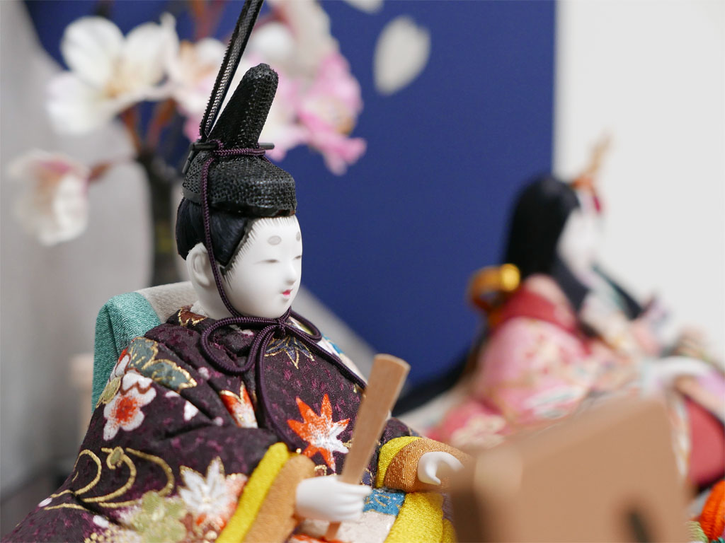 シックな友禅衣装の木目込み人形金銀桜収納飾り