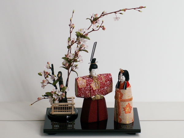 柿沼東光雛人形工房の立雛をシンプルに梅と並べた親王飾り