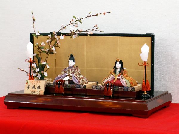 龍村裂を木目込んだ柿沼東光雛人形工房の伝統的工芸品親王飾り
