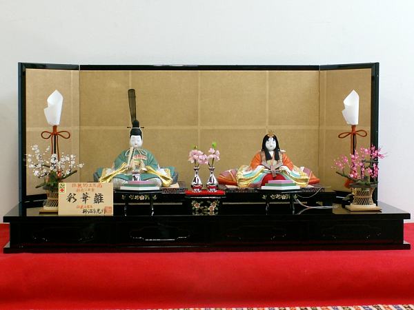 これが柿沼東光最高の技法『彩色二衣重』。この技法が柿沼東光の伝統工芸士たるゆえんです!本当に手をかけた雛人形とはこれをさします。レベルが違います。