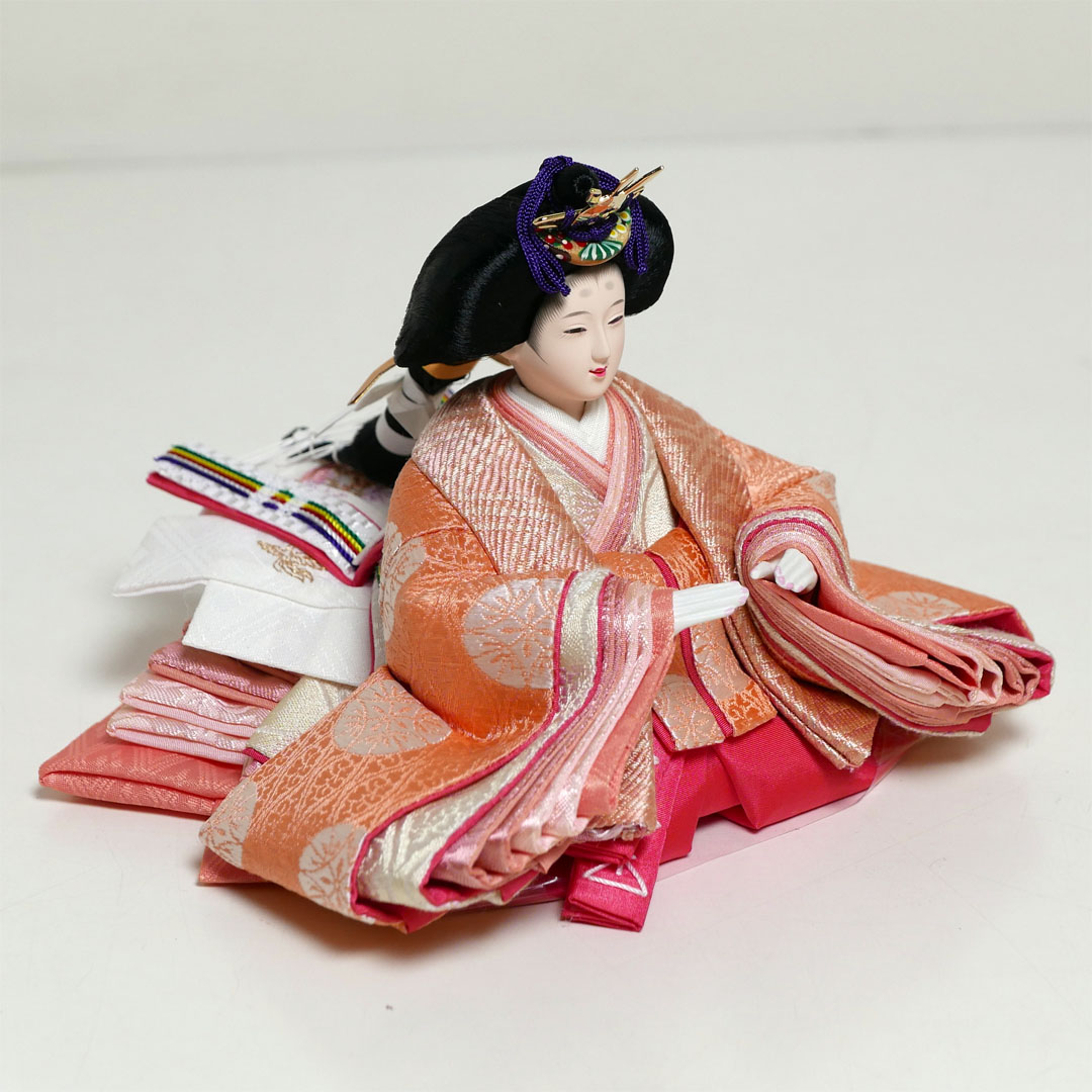 望月龍翠作 オレンジと薄紫衣装の雛人形