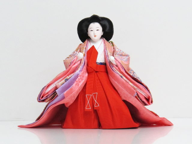やさしい色合いのお姫様とお殿様