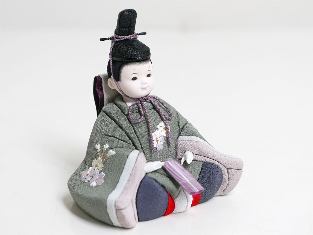 おさなかわいい桃色地桜刺繍衣装の木目込み人形