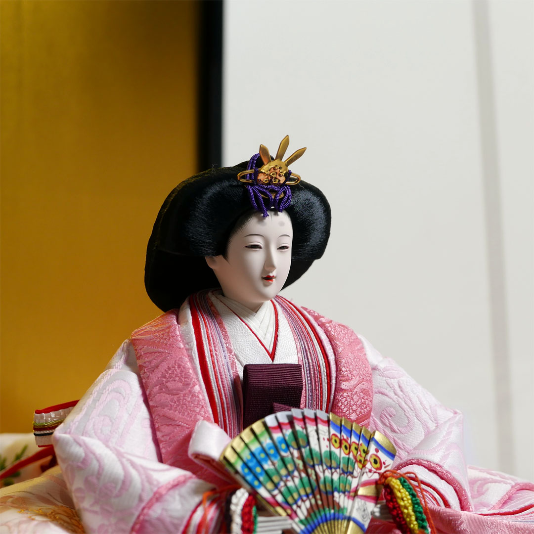 【激安特価在庫処分】淡く清楚な色あいの衣装の雛人形黒枠面取ケース飾り