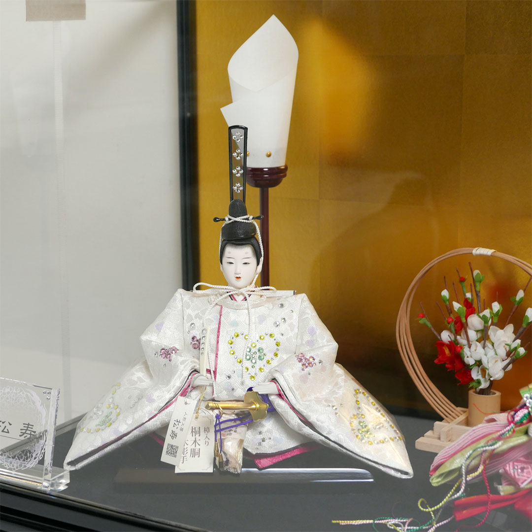 【激安特価在庫処分】松寿作 スワロフスキーをまとったハートピンクの雛人形黒枠面取ケース飾り