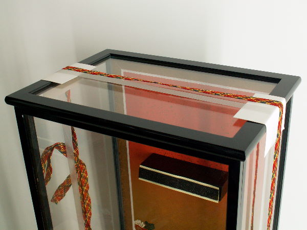【羽子板在庫処分】羽子板用ガラスケース17号サイズまり飾り赤金ぼかし黒枠