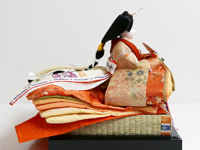 【激安特価在庫処分】ボリュームあるオレンジ花柄金襴衣装の京七番親王飾り