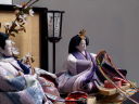 紫の友禅衣装の雛人形をコンパクトな収納飾りにしました