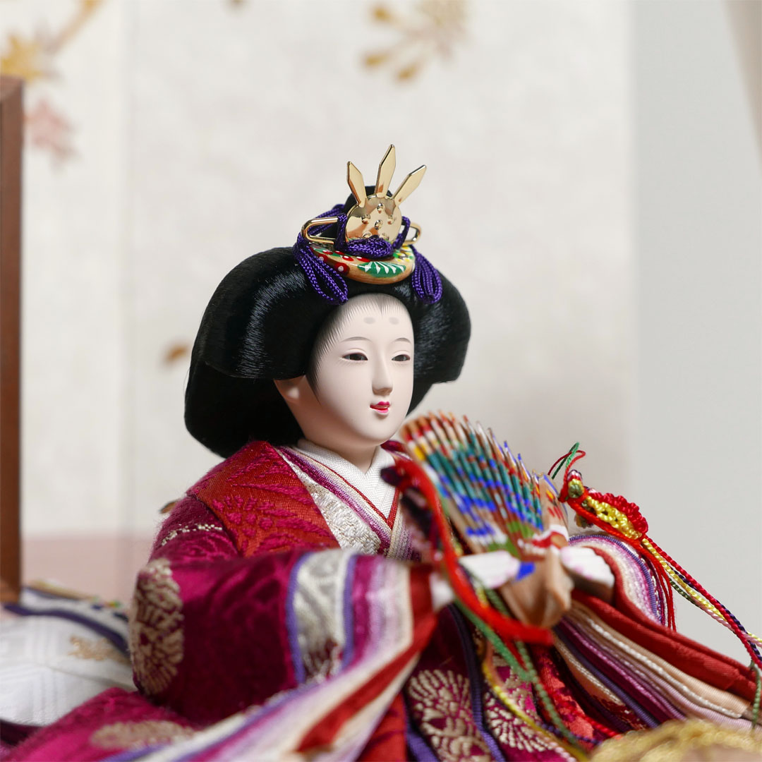 望月龍翠作 エンジ紫雲立涌鶴紋正絹衣装雛人形金彩枝桜収納飾り
