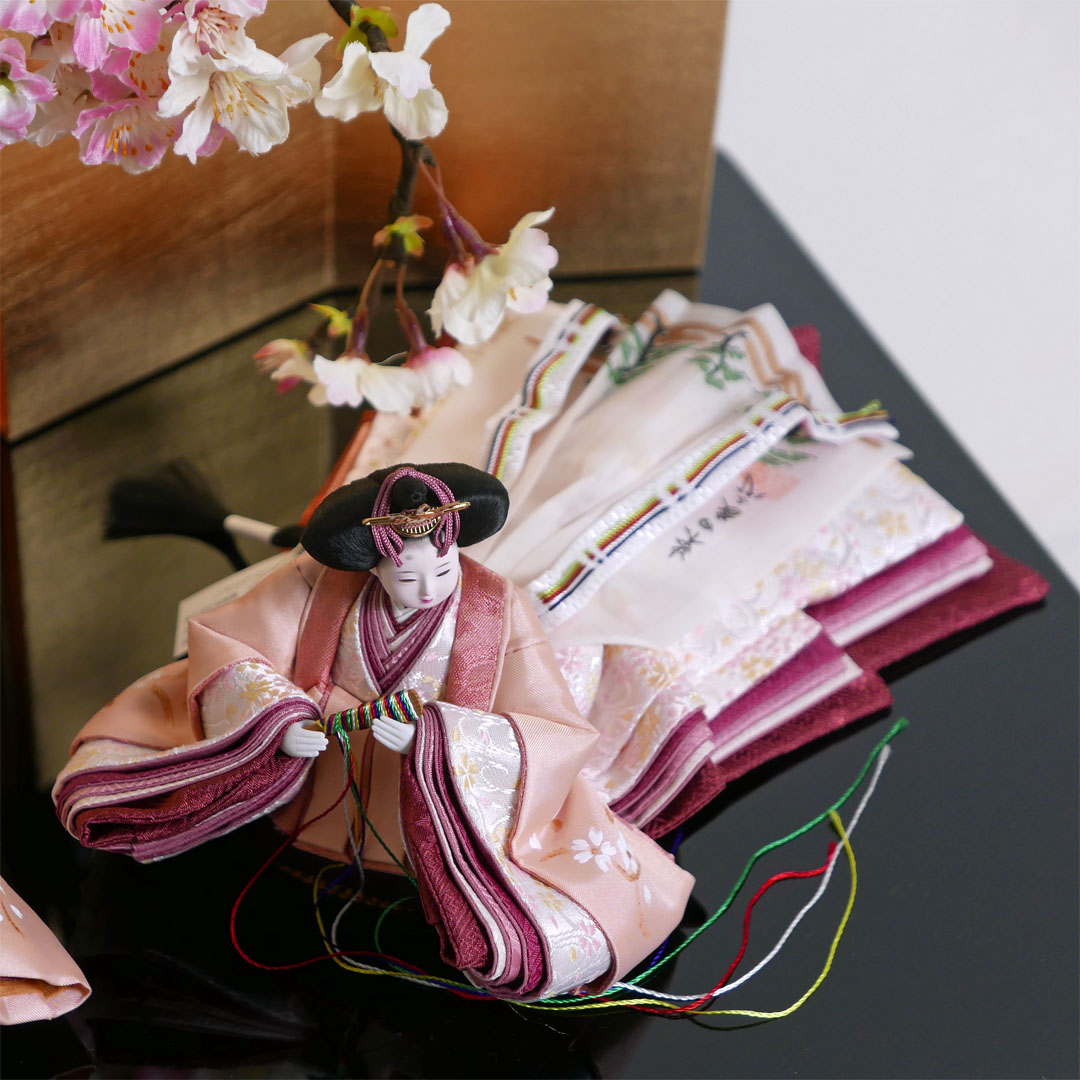 柴田家千代作 手描き桜ピンク衣装雛人形雲桜金屏風収納飾り