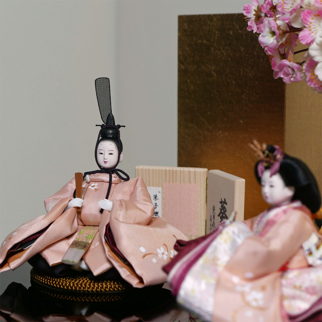柴田家千代作 手描き桜ピンク衣装雛人形雲桜金屏風収納飾り