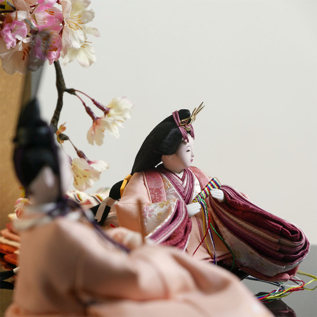 柴田家千代作 手描き桜ピンク衣装雛人形雲桜金屏風収納飾り