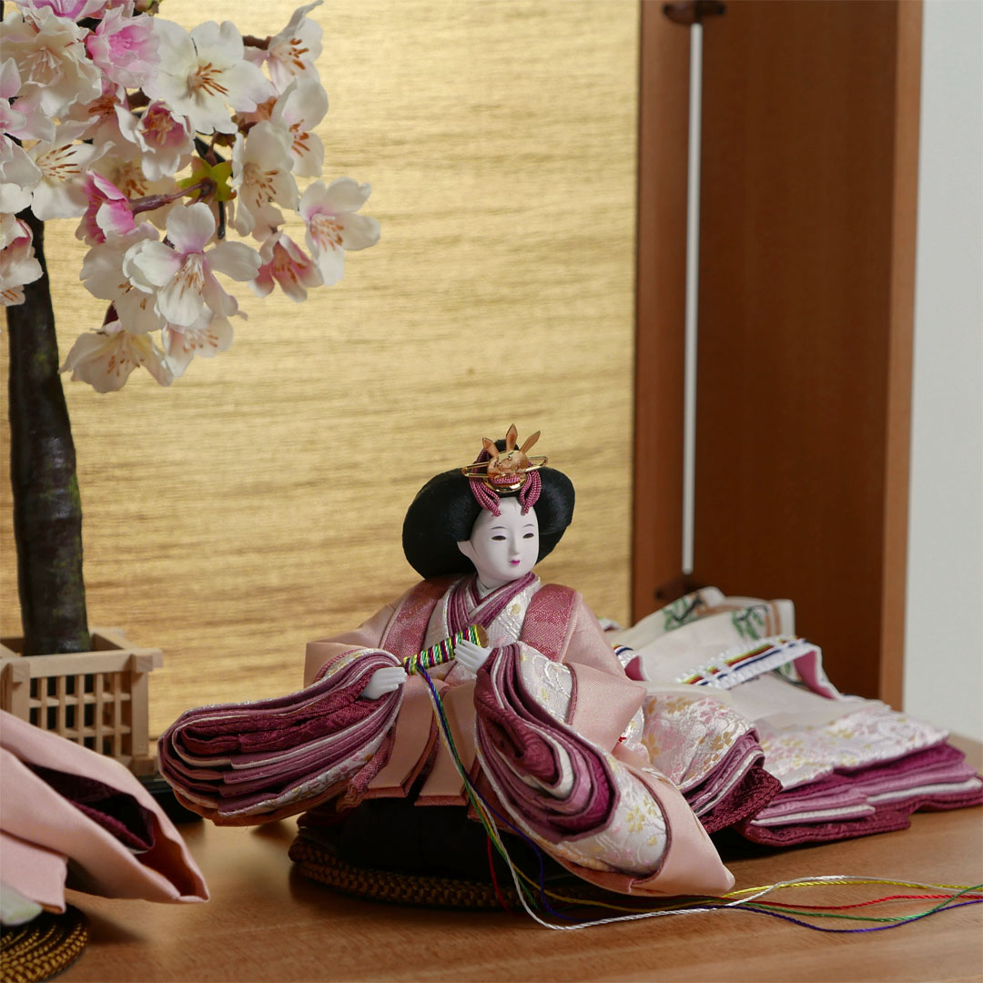 柴田家千代作 手描き桜ピンク衣装雛人形木目刺繍金屏風桜収納飾り