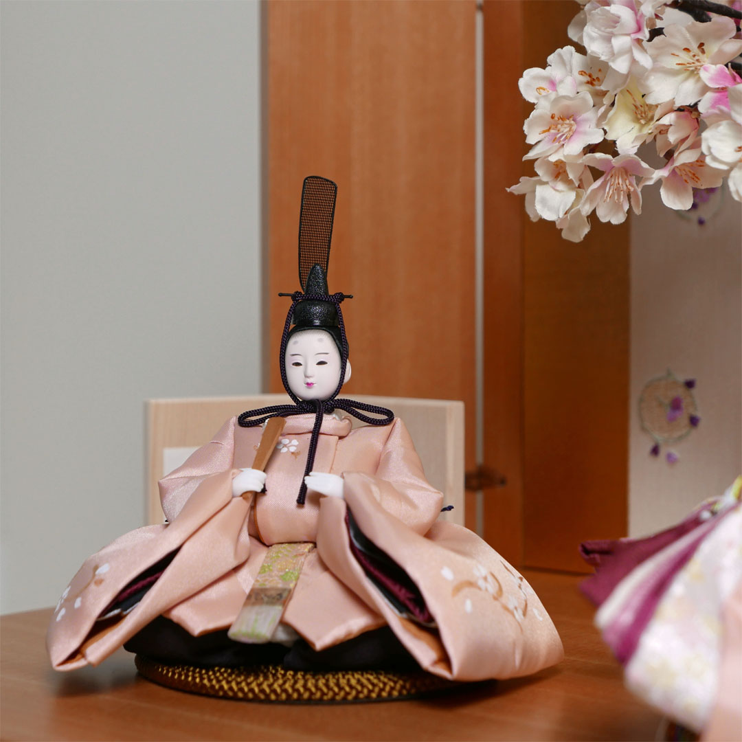 柴田家千代作 手描き桜ピンク衣装雛人形木目刺繍金屏風桜収納飾り