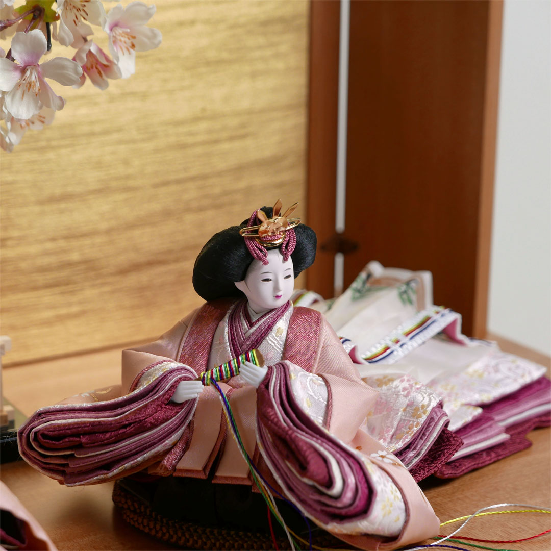 柴田家千代作 手描き桜ピンク衣装雛人形木目刺繍金屏風桜収納飾り