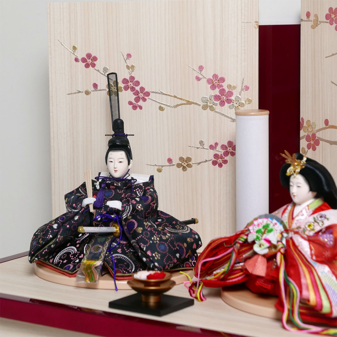 朱と黒のハート柄衣装の雛人形梅柄三曲衝立収納飾り