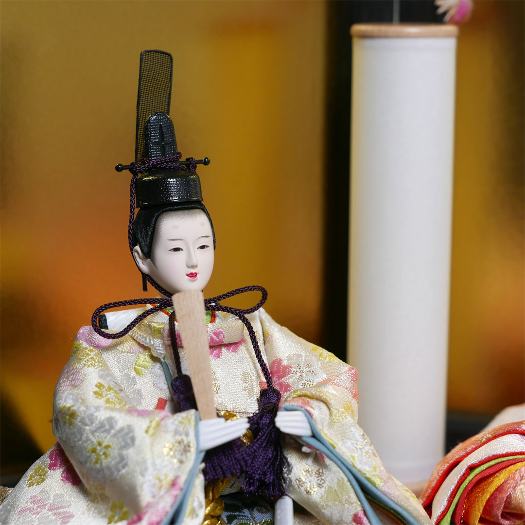 オレンジと黄色の桜柄衣装の雛人形黒焼桐収納飾り