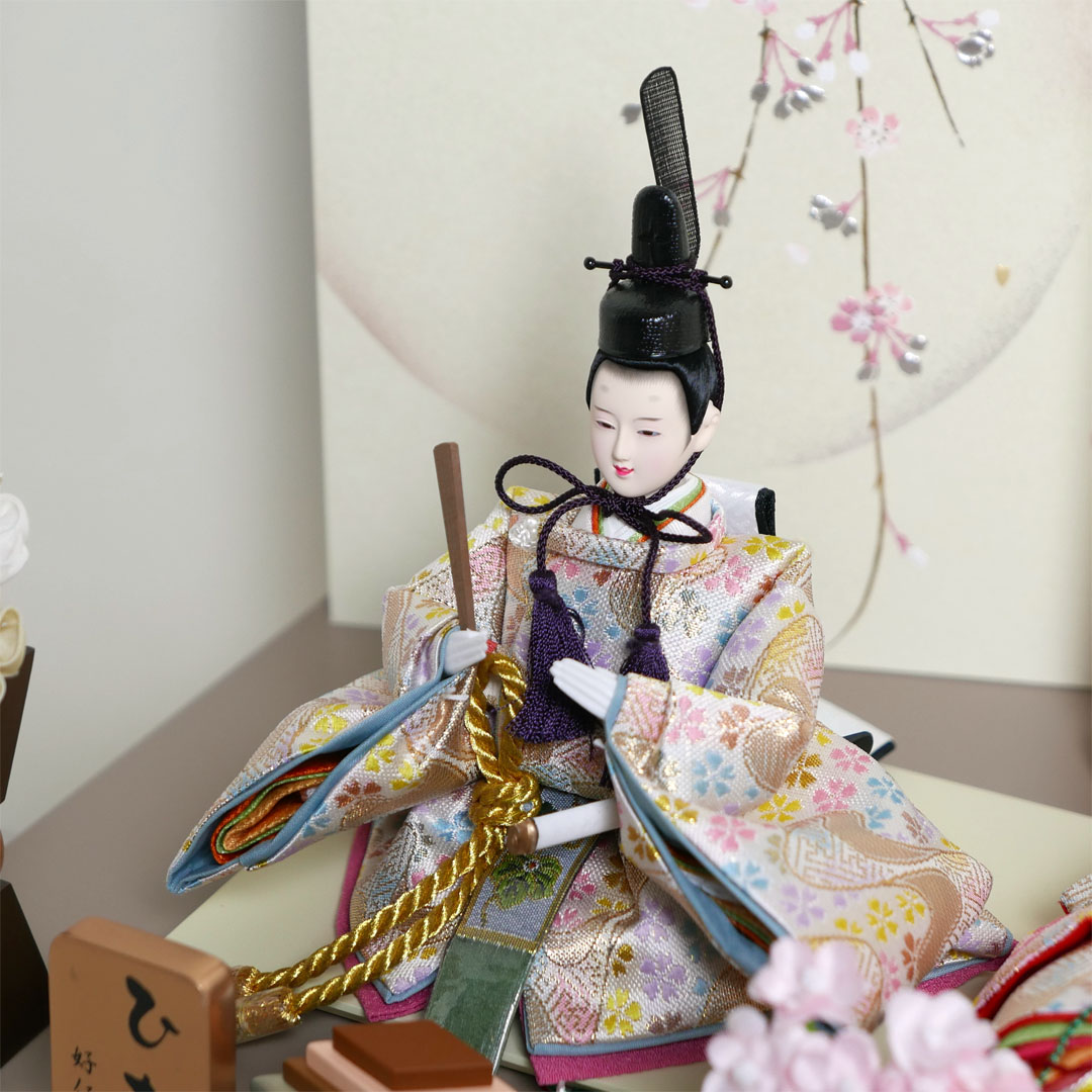 薄ピンクと白のキラキラ衣装雛人形月に桜段違い屏風収納飾り