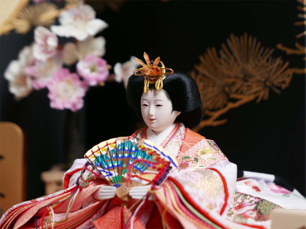 金彩桜松雛人形黒地に月と松収納飾り