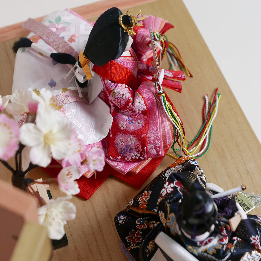 オレンジ桜花柄衣装の雛人形引出収納飾り