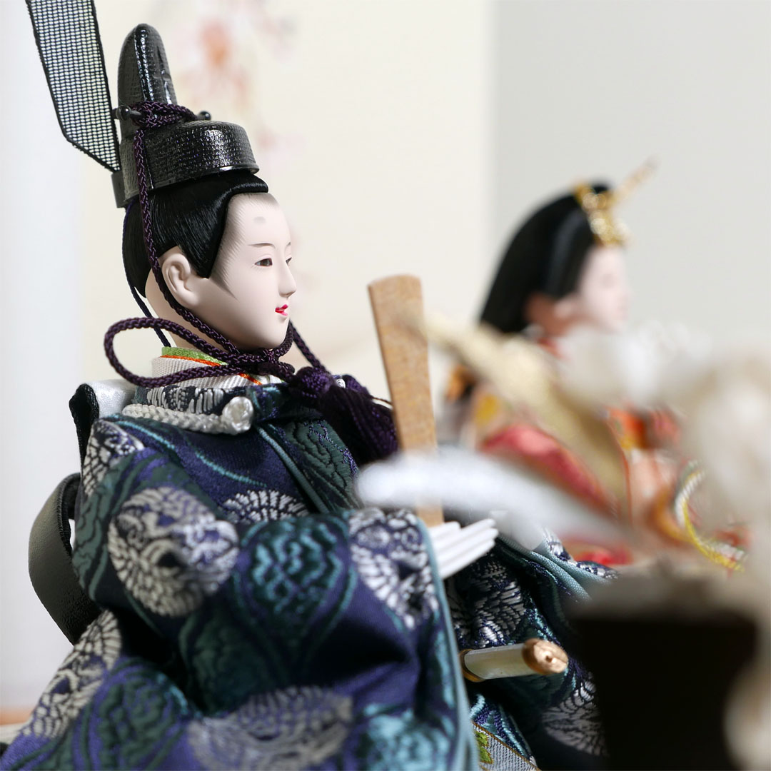 ピンクと青の有職文様衣装の雛人形月に桜段違い屏風収納飾り