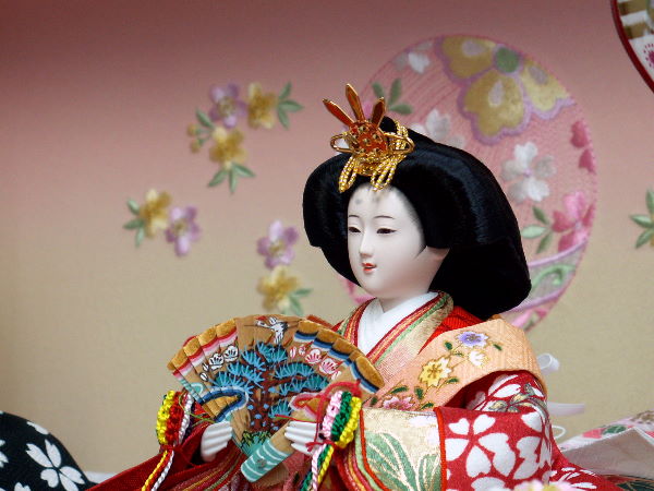 かわいい桜の宝箱に入ったひな人形収納飾りが安い 雛人形収納飾り～広島市の人形問屋十二段屋