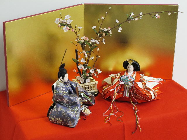 鳳凰柄金襴衣装の雛人形梅創作飾り
