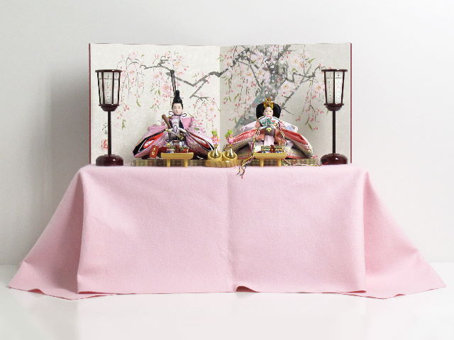 この美しさをご覧あれ!淡いピンクの雛人形桜屏風親王飾り