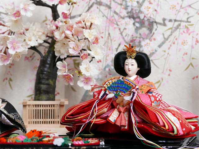 赤のお姫様と黒のお殿様の雛人形手描き桜屏風桜親王飾り