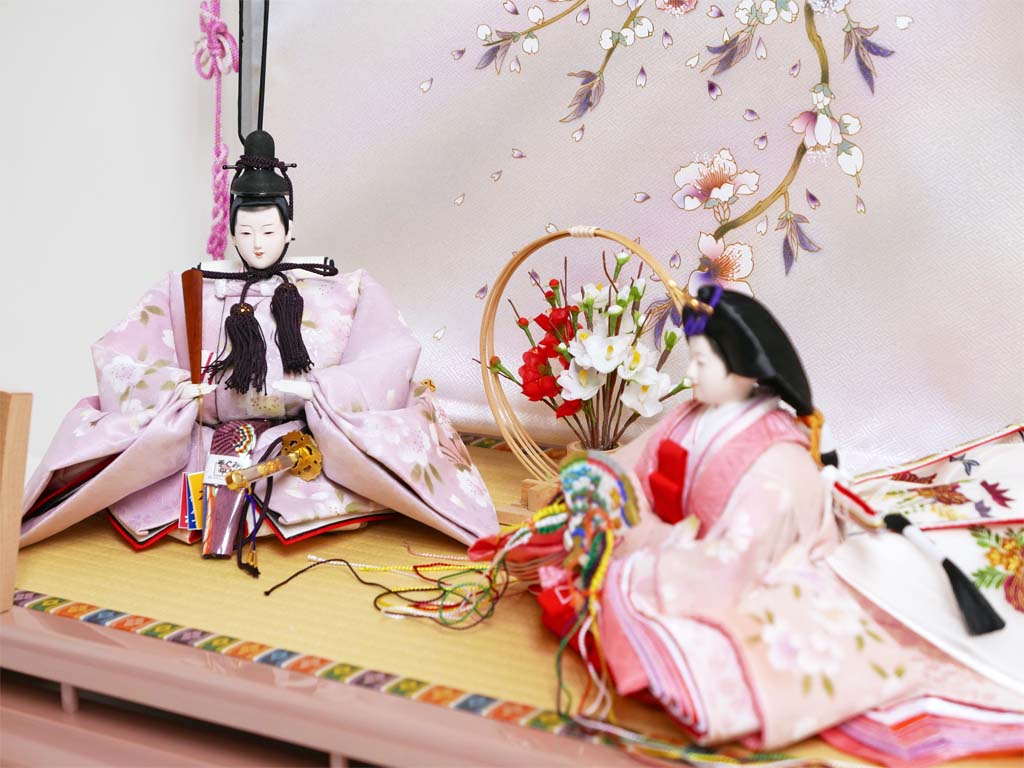 落ち着いたピンク衣装の雛人形金彩桜ぼかし几帳親王飾り