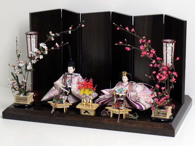 落ち着いた淡い紫桜衣装の雛人形親王飾り