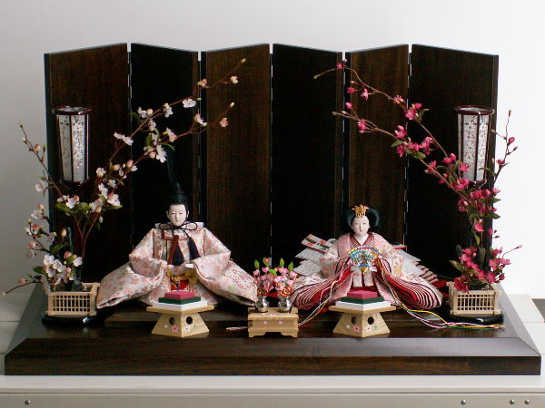 桜模様の華やかで優しい雰囲気の雛人形親王飾りが安い 雛人形親王飾り