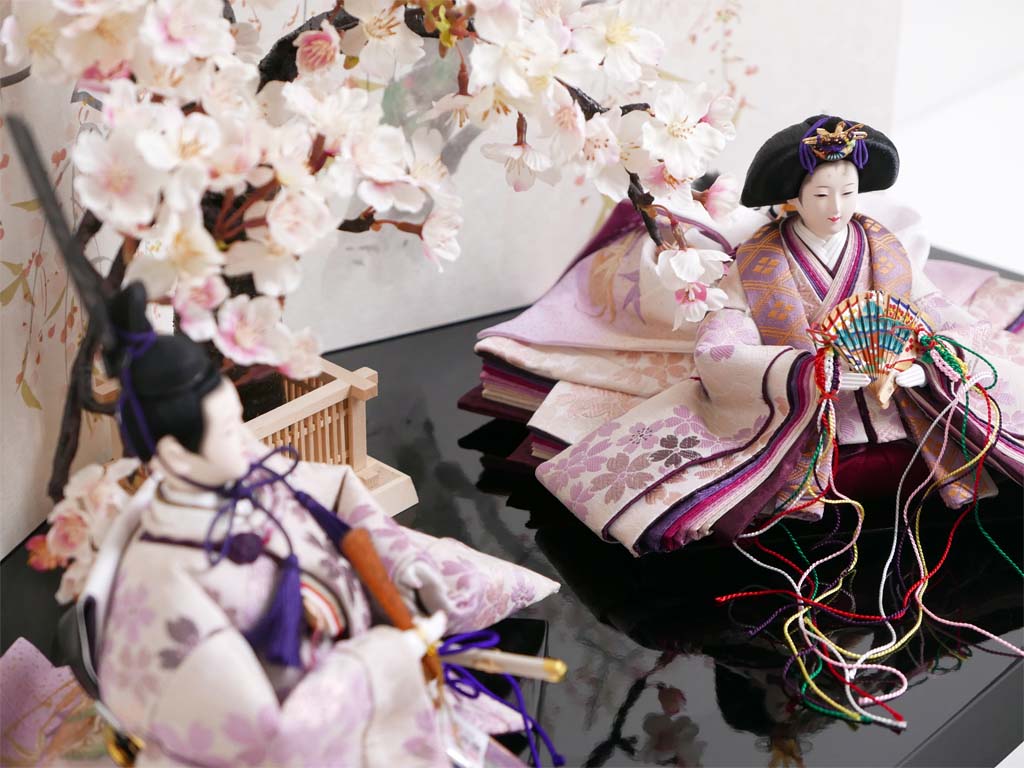 落ち着いた淡い紫桜衣装の雛人形手描き桜屏風大桜親王飾り