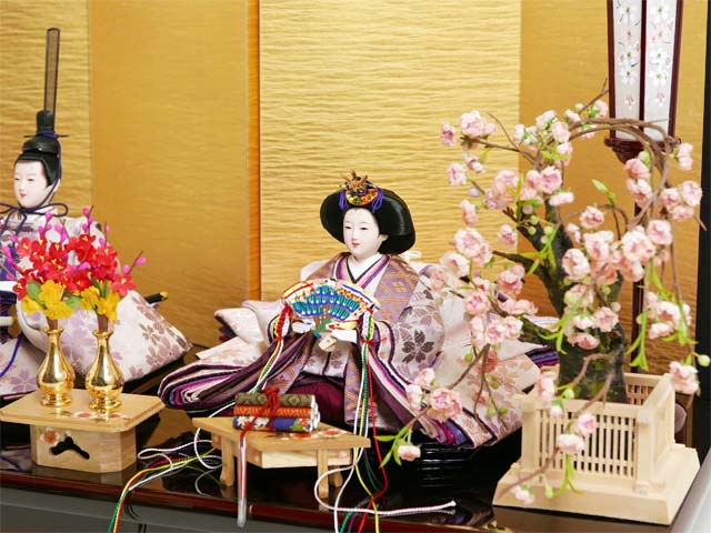 落ち着いた淡い紫桜衣装の雛人形絹金包み屏風桃花親王飾り