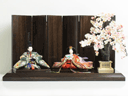 華やかな鳳凰の刺繍が特徴の雛人形桜創作飾り