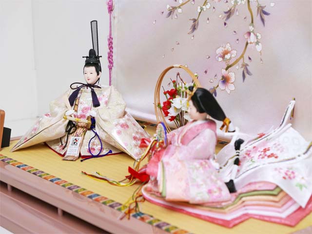 満開の桜を表現した衣装の雛人形金彩桜ぼかし几帳親王飾り